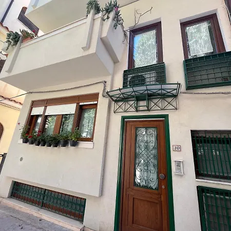 アパート Casa Del Vicolo タオルミーナ